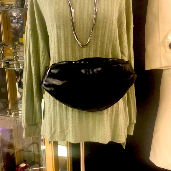 Genuine Leather Shiny Large Black Patent Leather Fanny Pack - Picture 2 of 5